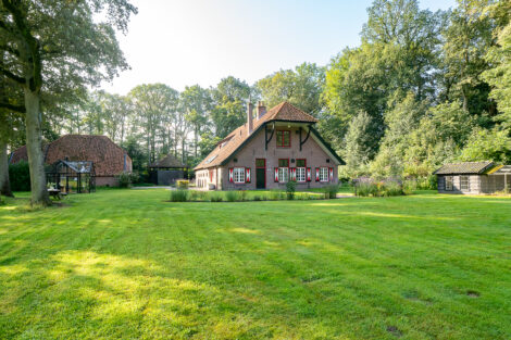 Deurningen, Nieuwe Grensweg 13